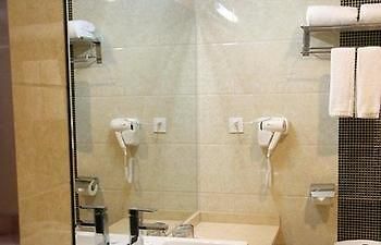 Juzhiyuan Chain Hotel Gongming Zewnętrze zdjęcie